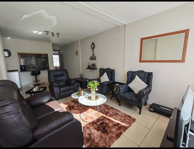 2 BEDROOM APARTMENT FOR SALE IN ESSENWOOD